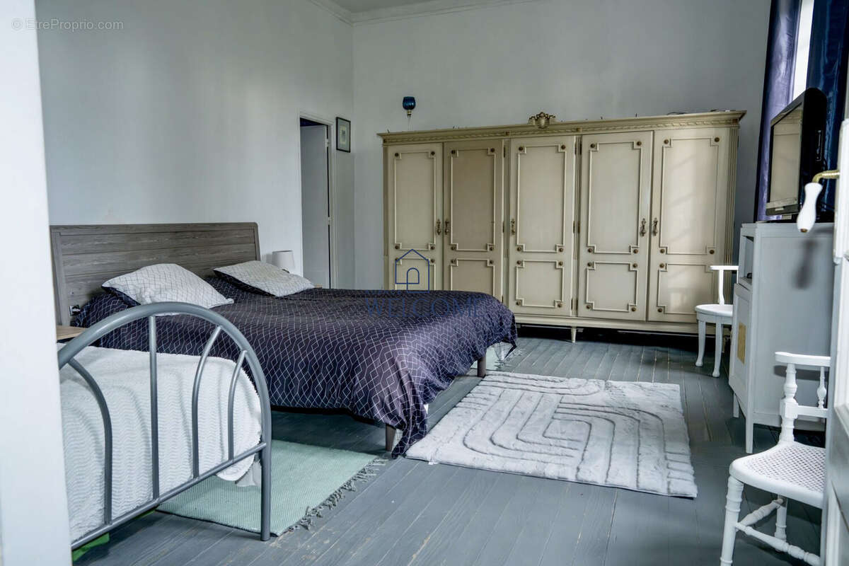 167 m² à Pont-Saint-Esprit  - photo 8