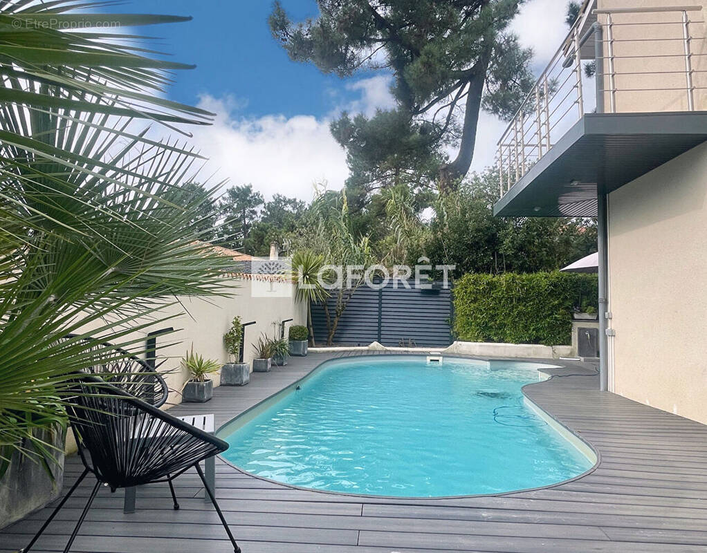 Maison à SAINT-GEORGES-DE-DIDONNE