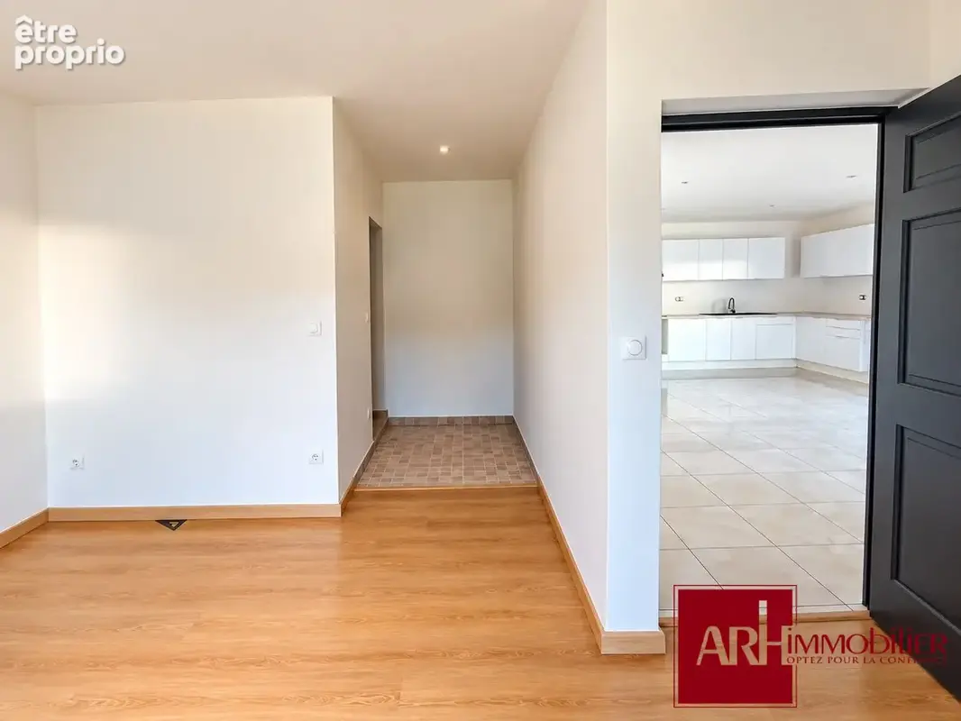 Maison 5 pièces 96 m² à vendre à Le Tampon (97430) - photo 5