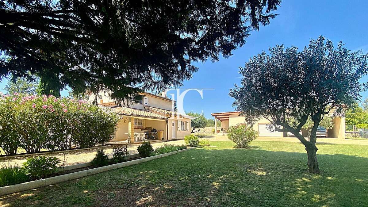 Saint ambroix, maison avec jardin arbore 2584m2, dependances, garage, piscine - photo 4