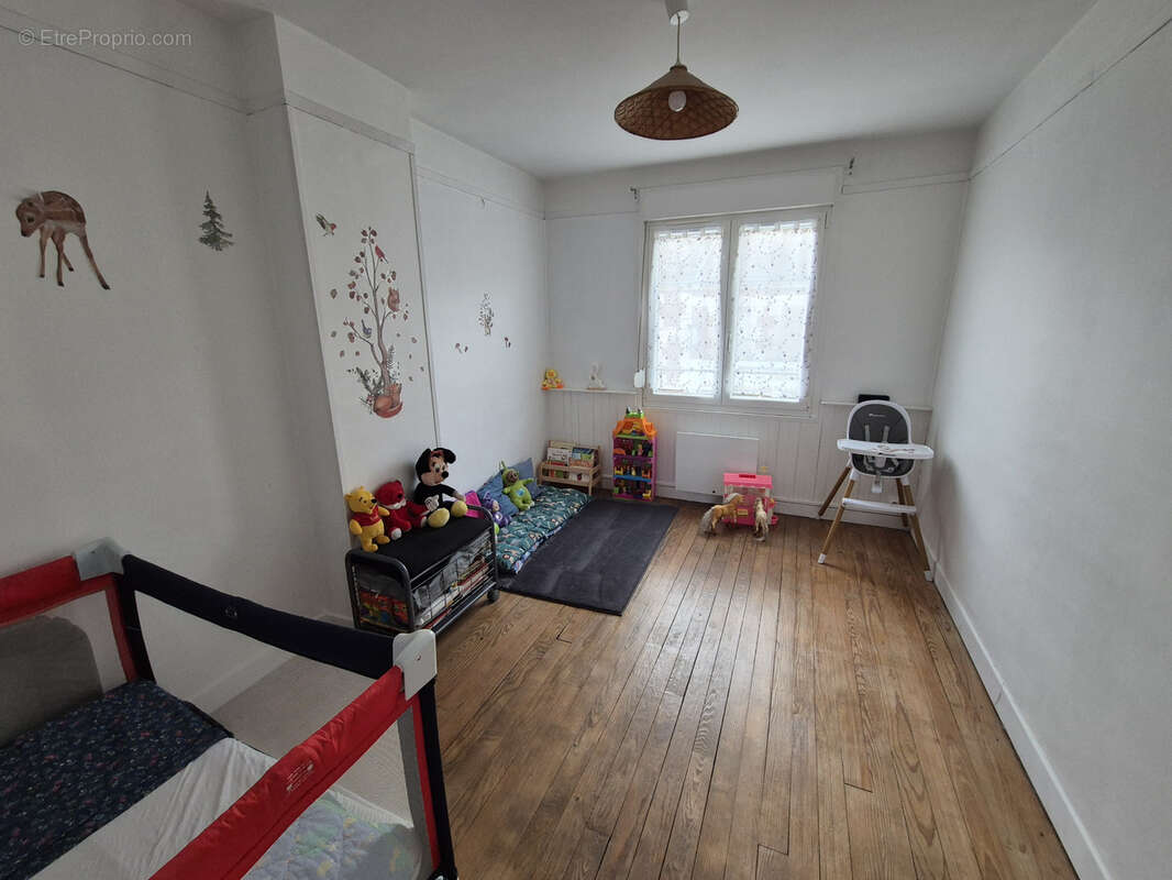 Maison à MAUBERT-FONTAINE