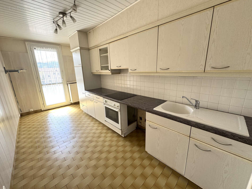 Appartement à SAINT-ETIENNE