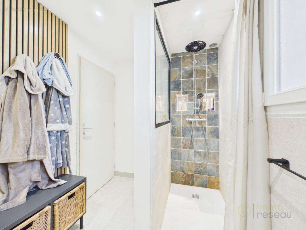 Maison 140 m² à Saint-Martial-De-Mirambeau  - photo 8