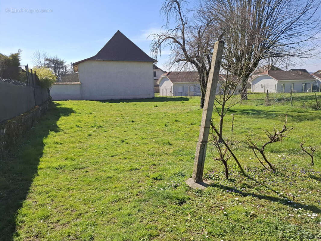 Terrain à LES AVENIERES