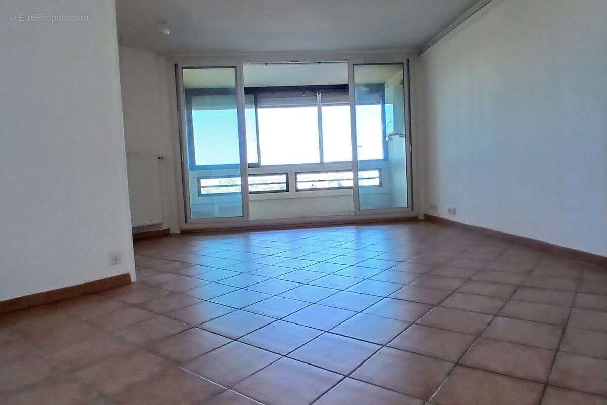 Appartement à MARSEILLE-9E