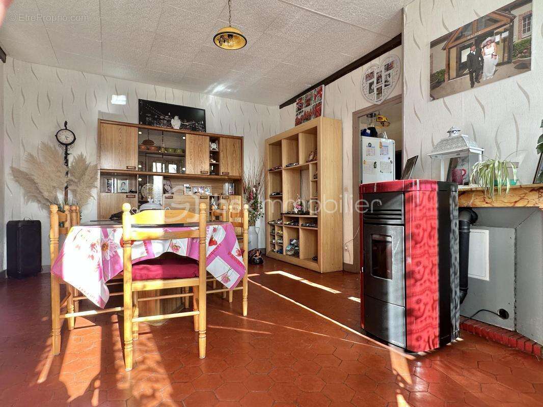 Maison à VILLENEUVE-SUR-YONNE