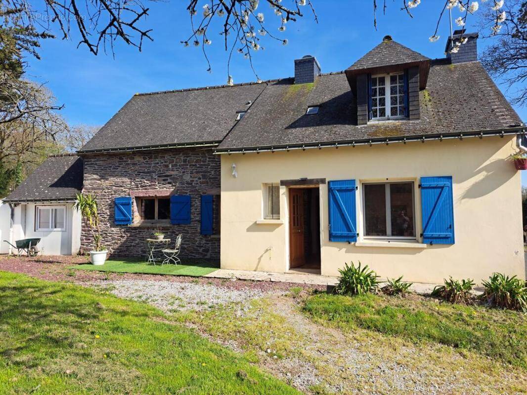 Maison à CAMPENEAC