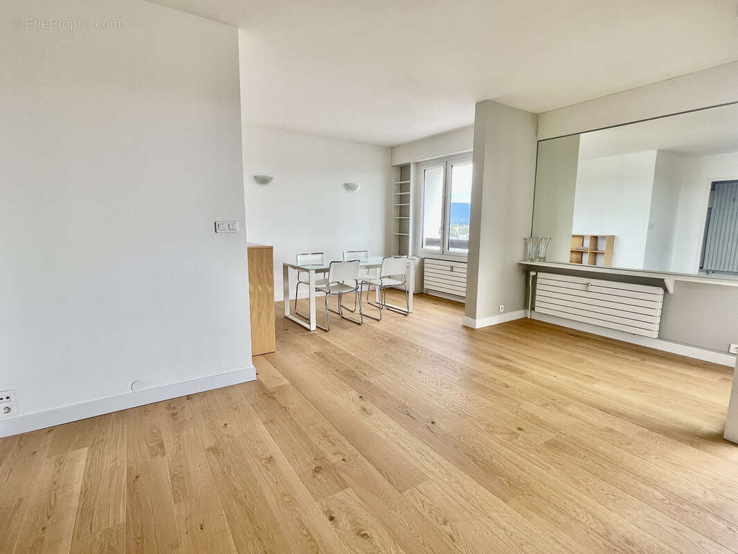 Appartement à FERNEY-VOLTAIRE