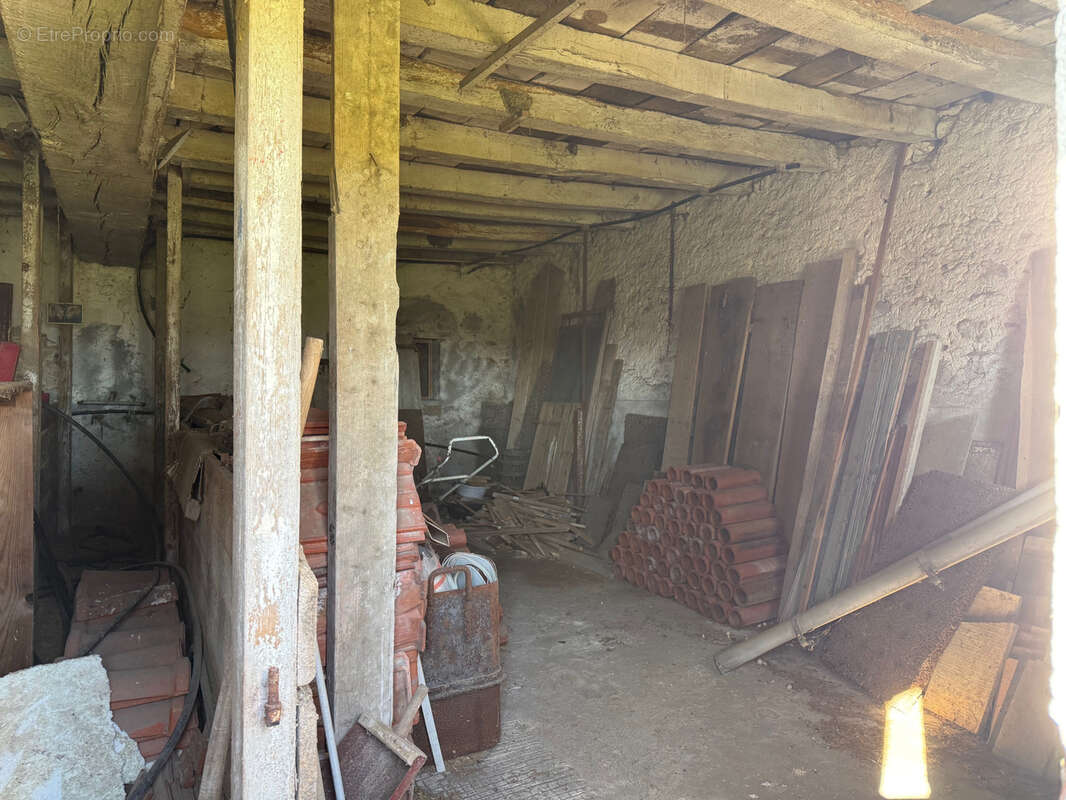 Maison à ARS-LES-FAVETS