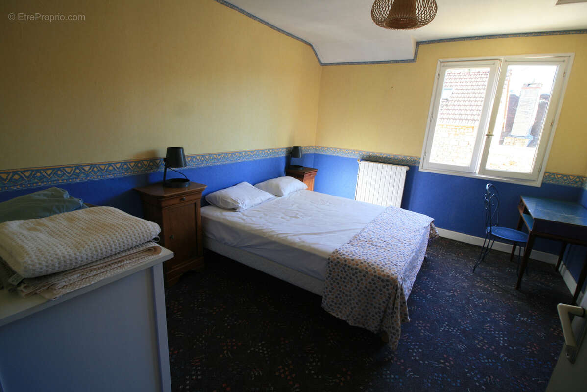 Maison à SAINT-LEON-SUR-VEZERE