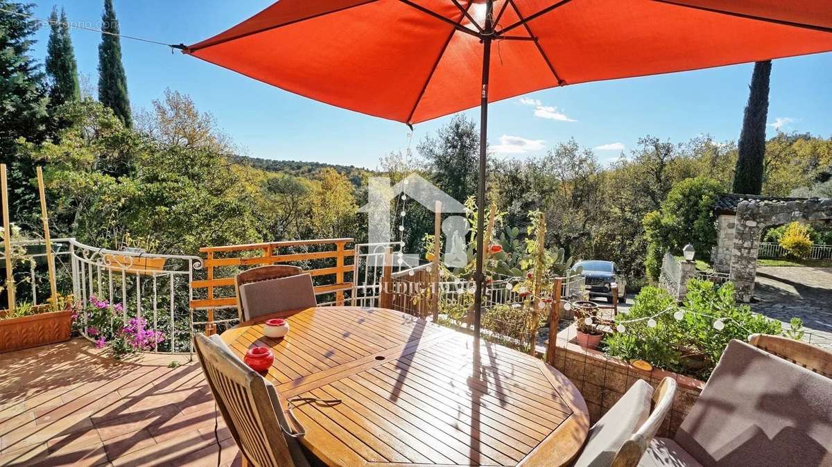 Maison à TOURRETTES-SUR-LOUP