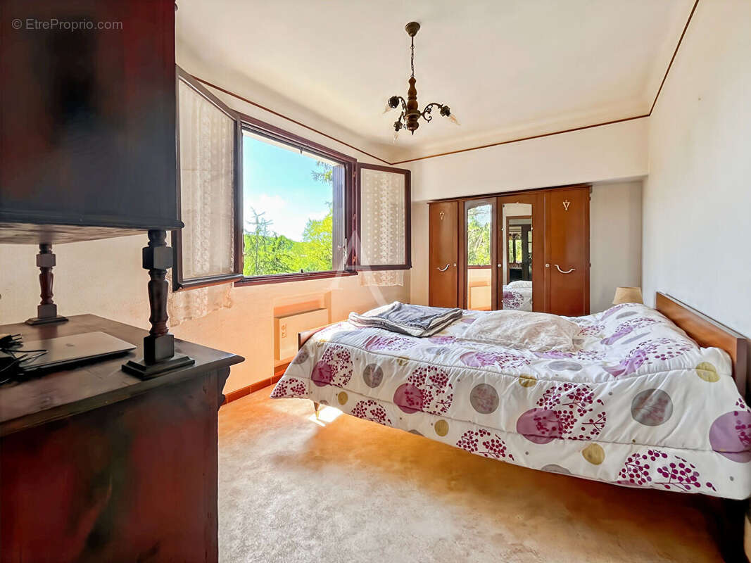 Maison à MONTAYRAL