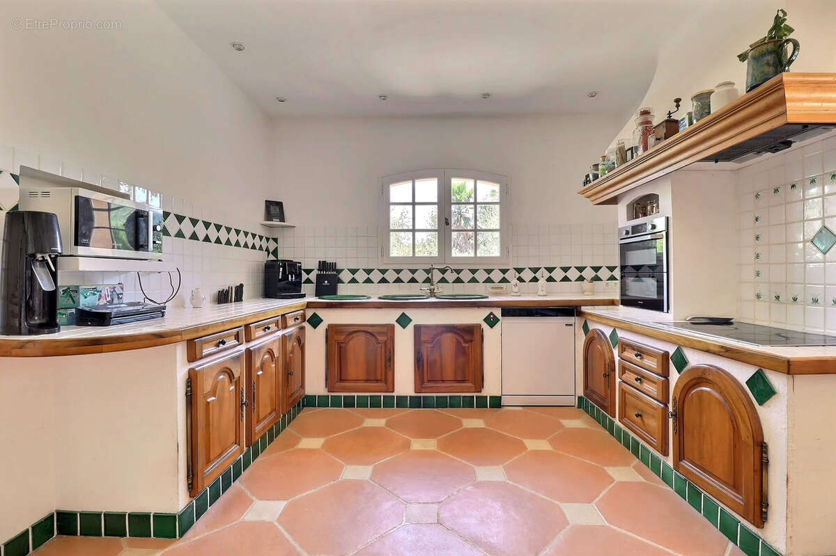Maison à SOLLIES-VILLE