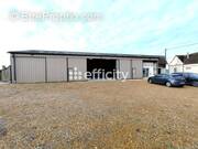 Commerce à TREMBLAY-LES-VILLAGES