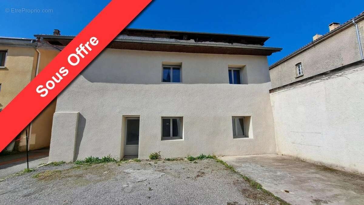 Appartement à SAINT-ETIENNE-DE-SAINT-GEOIRS