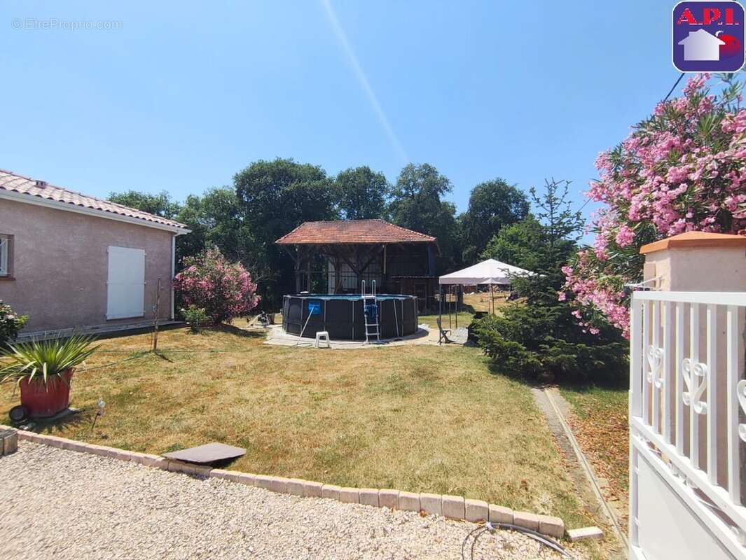 Maison 113 m² à Castelnau-Picampeau  - photo 2