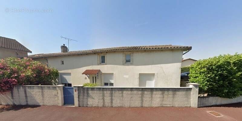 Maison à JONZAC