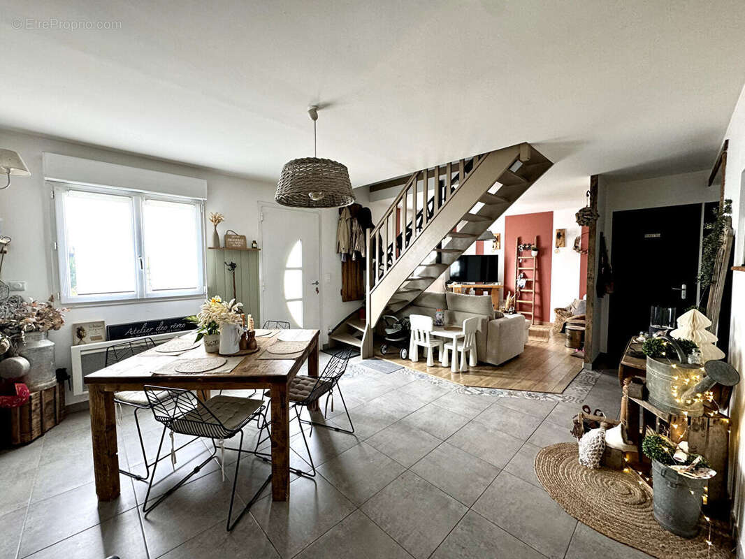 Maison à COLEMBERT