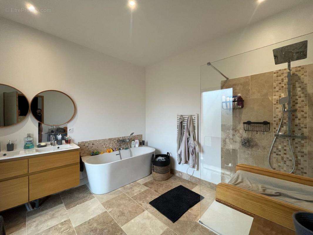 Maison à SAINT-DENIS-LES-MARTEL