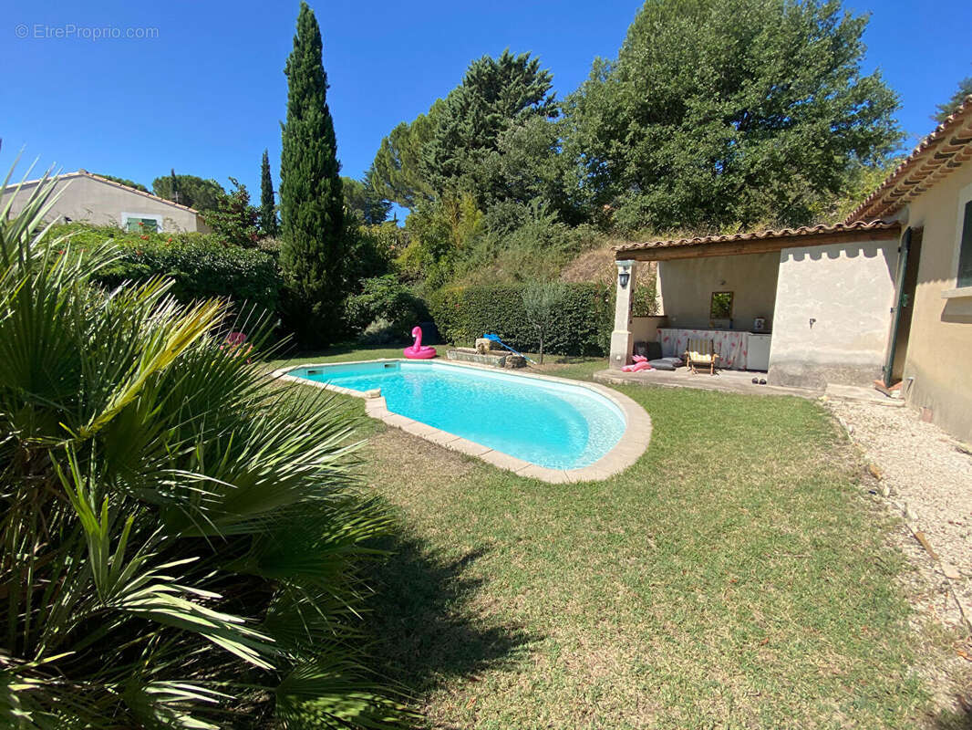 Maison familiale à vendre à la tour d aigues de plain pied - photo 3