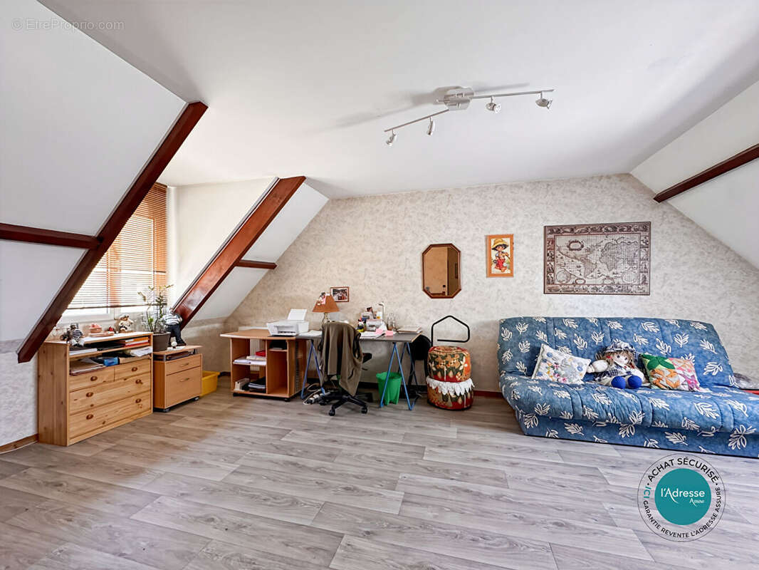 Maison à LE COUDRAY-MONTCEAUX