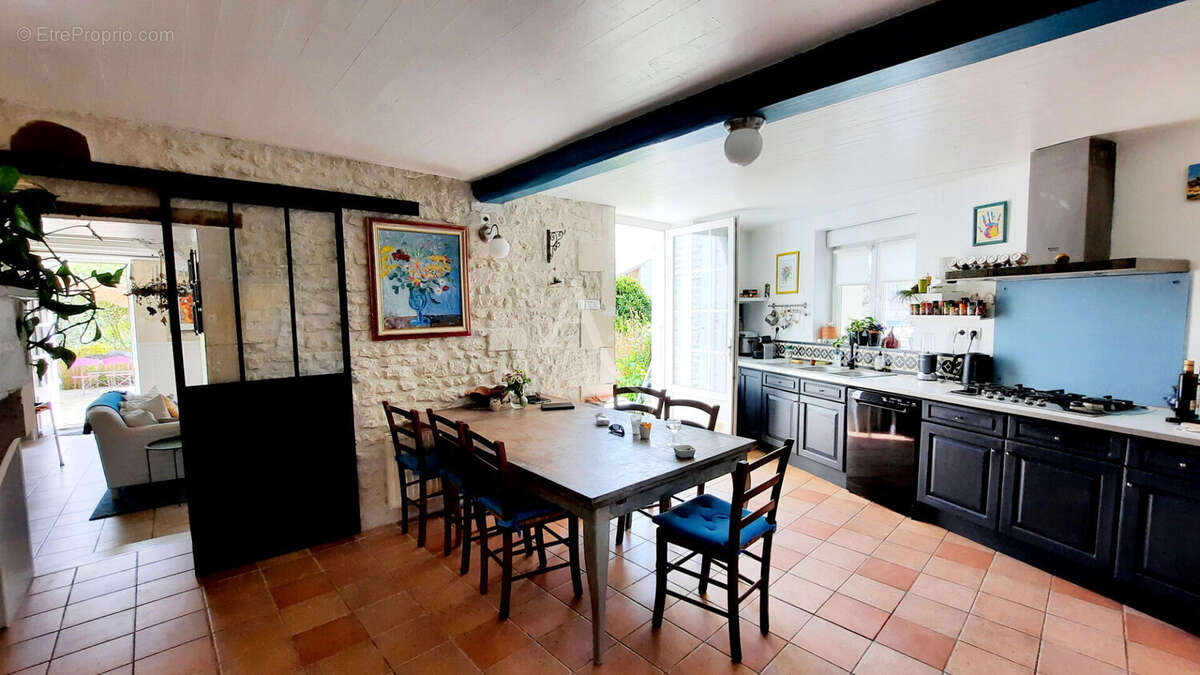Maison Saintes 9 pièce(s) 220.50 m2 - photo 14