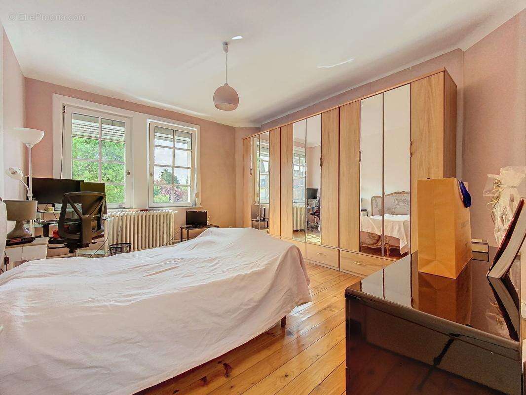 Maison à LA CHAPELLE-D&#039;ARMENTIERES