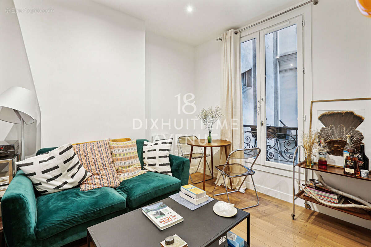 Appartement à PARIS-18E