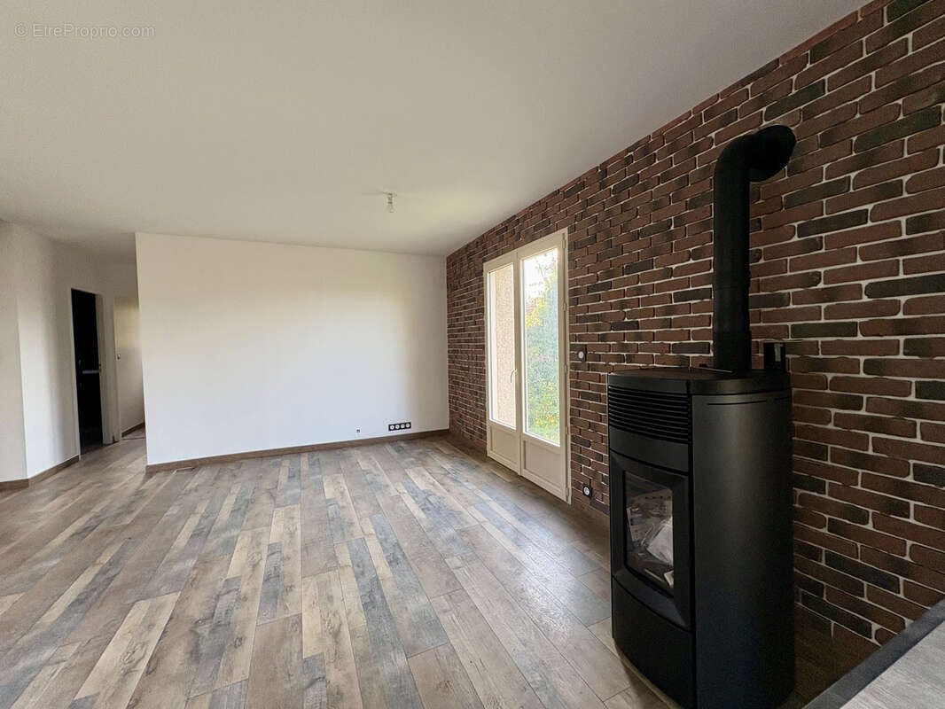 Maison à TERRASSON-LAVILLEDIEU