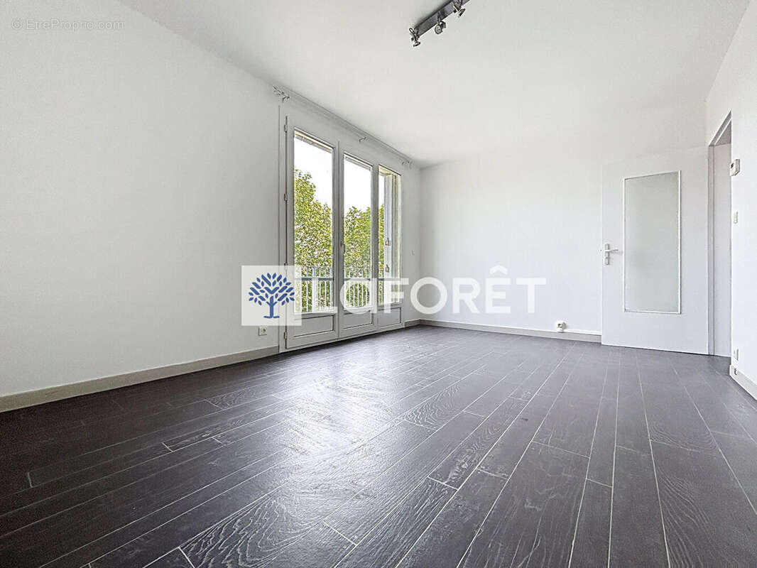 Appartement à SAINT-NOM-LA-BRETECHE