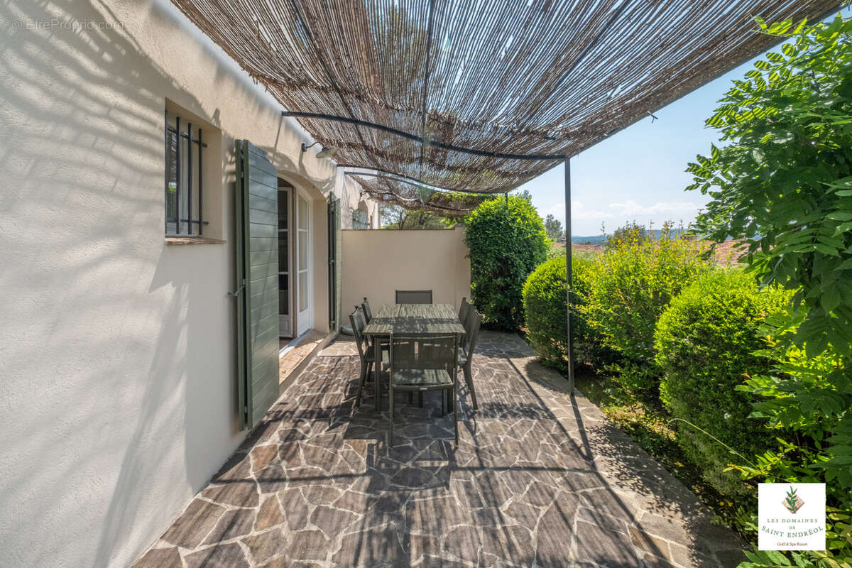 Maison à LA MOTTE