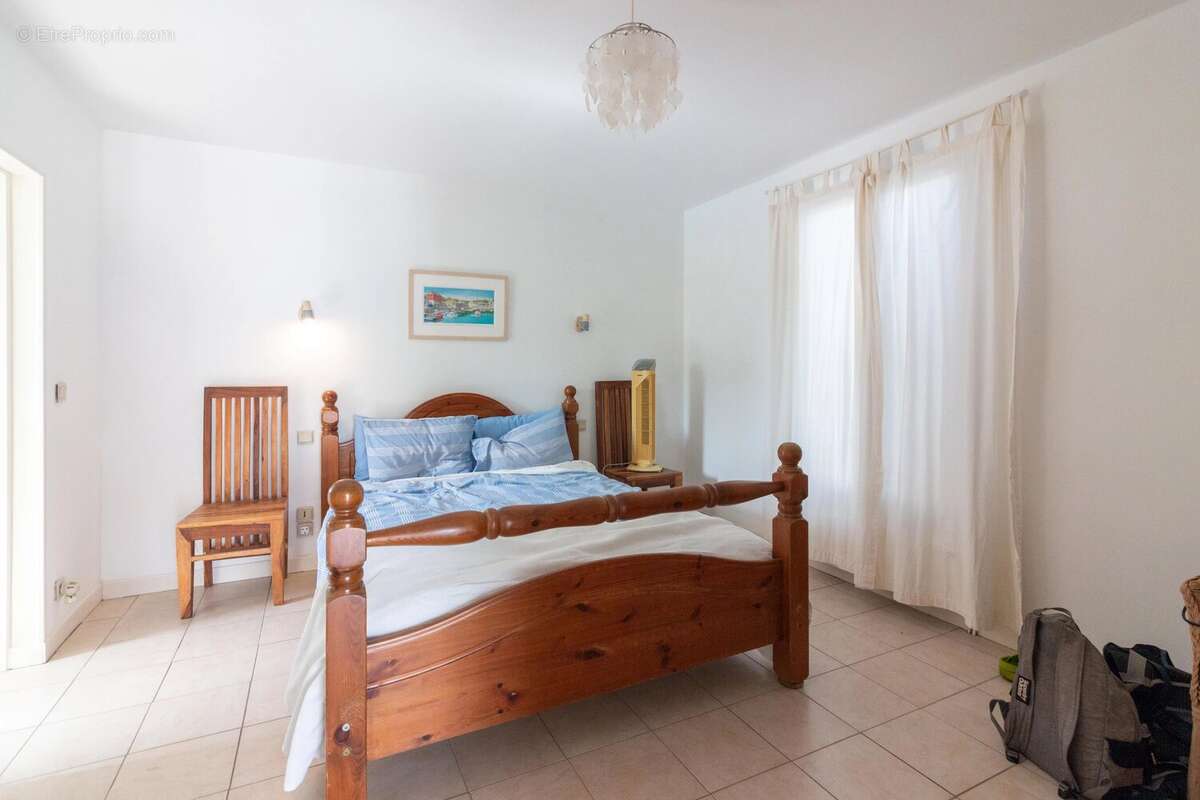 Maison en pierre spacieuse avec piscine - photo 7