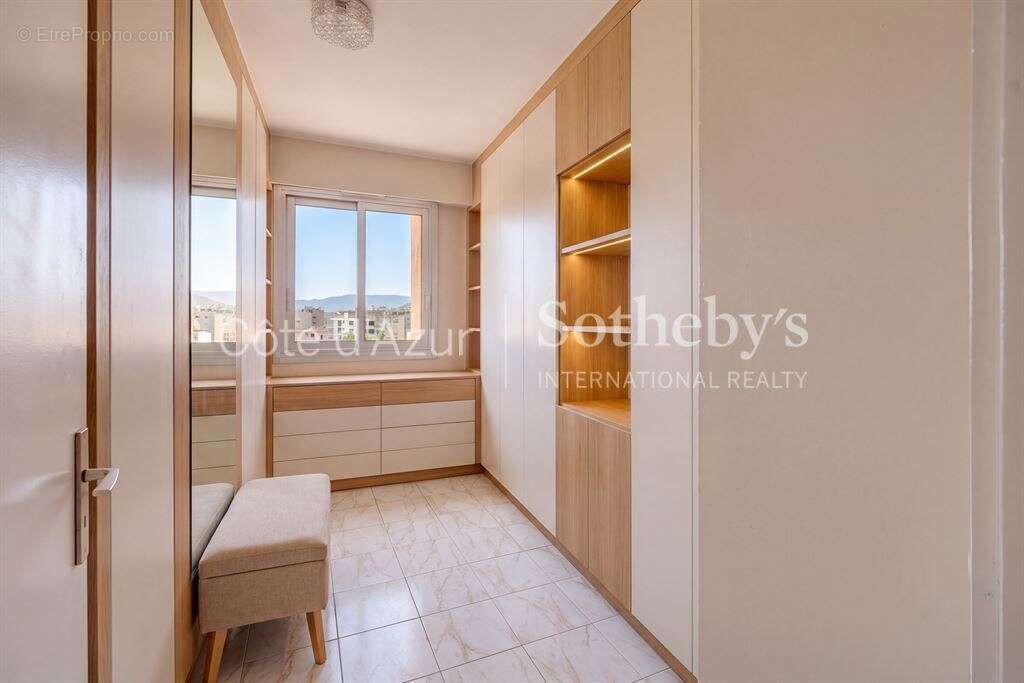 Cannes Basse Californie, appartement de 194 m² avec cinq chambres et 135 m² de terrasses - photo 8