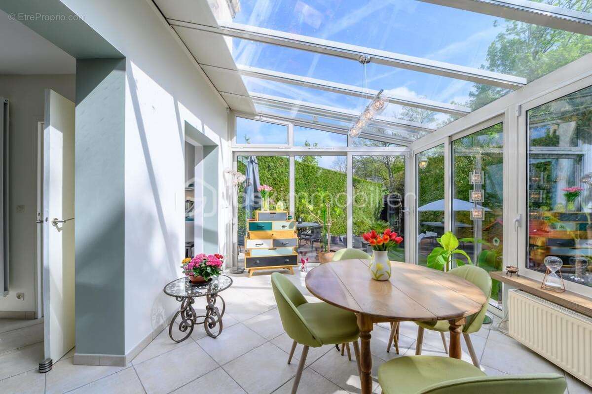 Appartement à LE PLESSIS-TREVISE