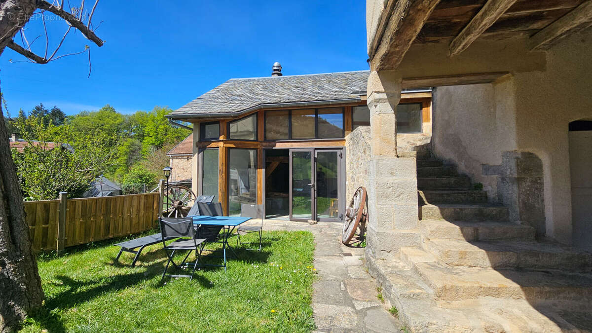 Maison à SAINT-GENIEZ-D'OLT