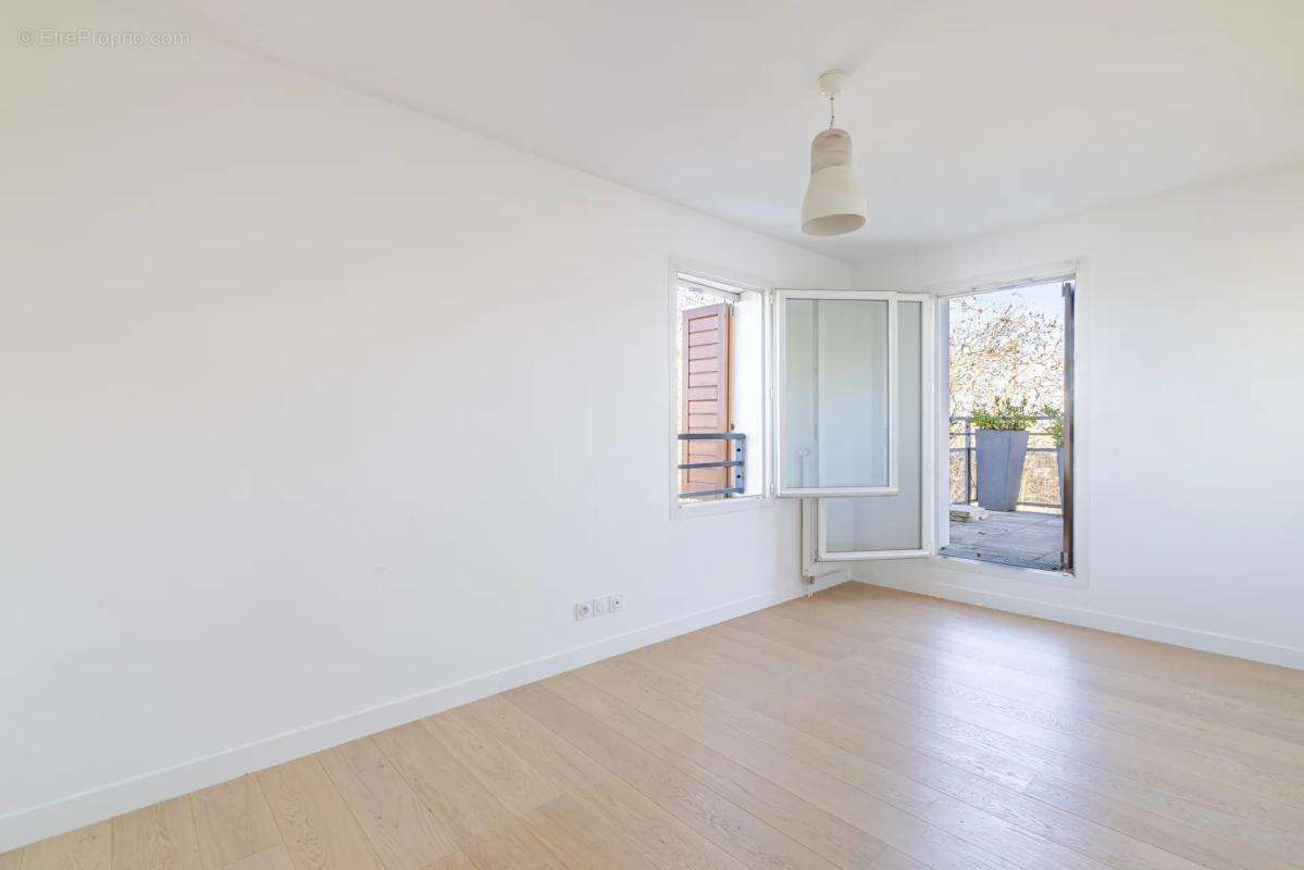 Appartement à LE PERREUX-SUR-MARNE