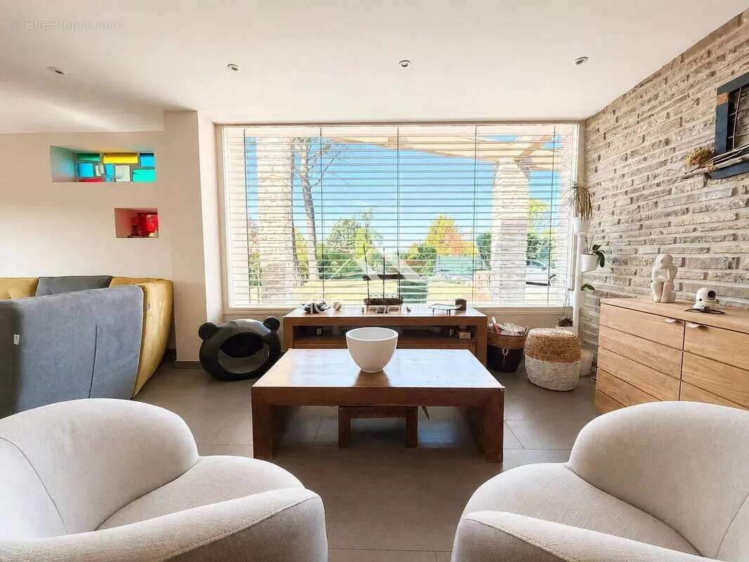 Maison d 'architecte de 200 m² habitable - piscine - 2540m² de terrain - 2 logements - photo 8
