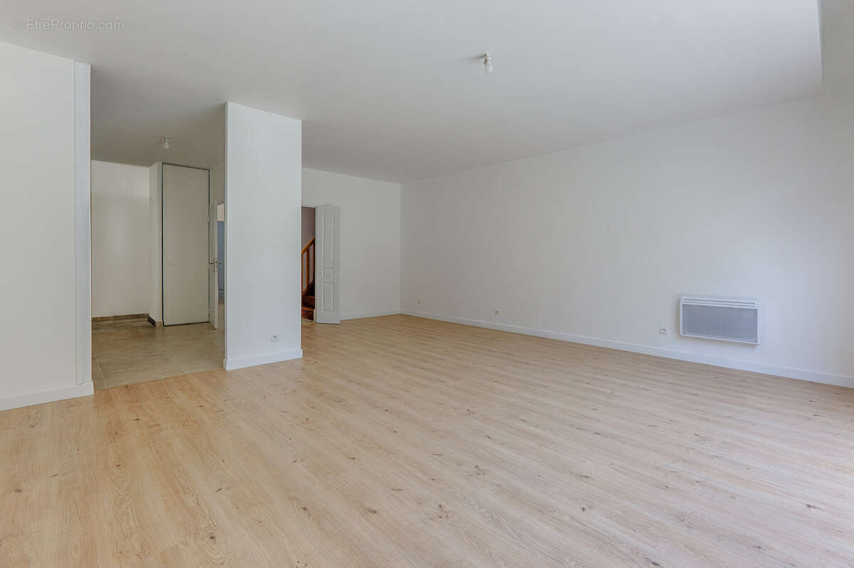 Duplex 5 pieces 118m2 avec 4 chambres et 75m2 de jardin, 2 parkings en sous-sol - photo 5