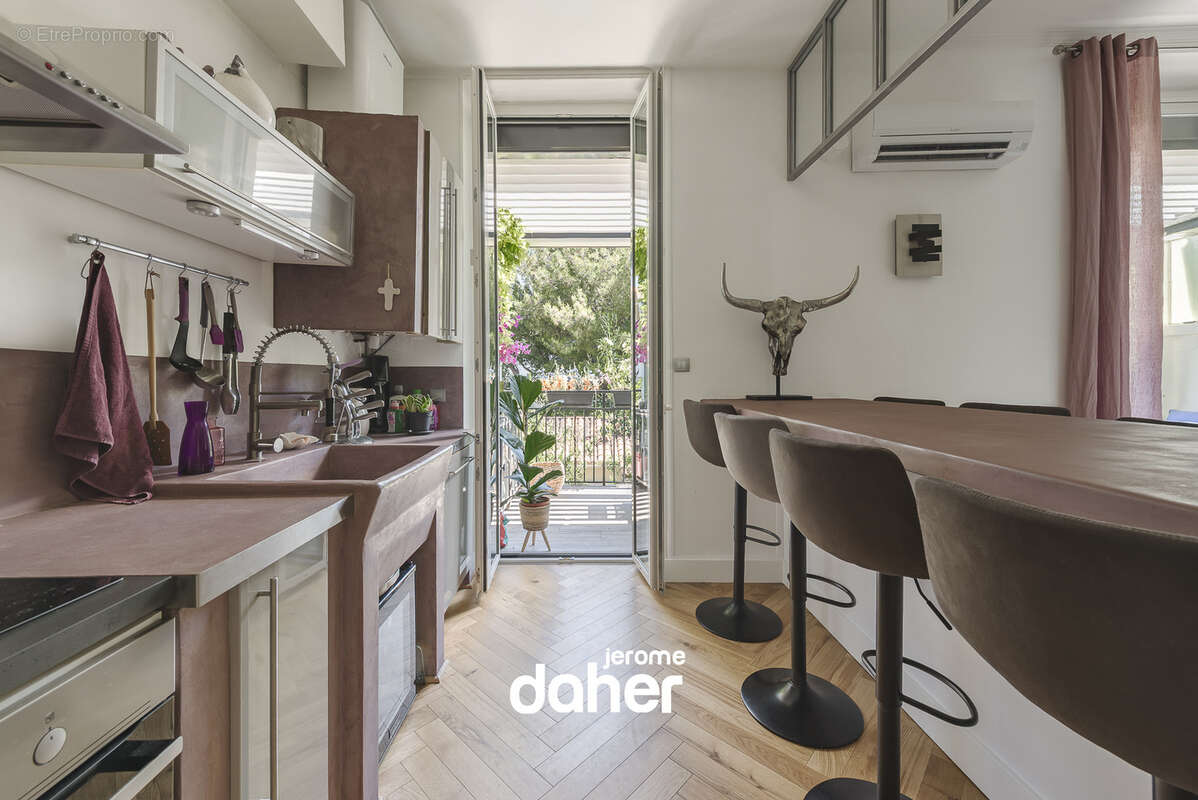 Appartement à MARSEILLE-6E