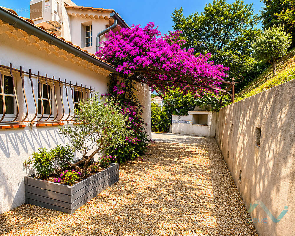 Maison à CARQUEIRANNE