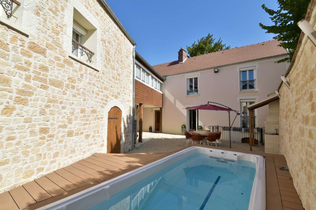 Maison à BREUIL-BOIS-ROBERT