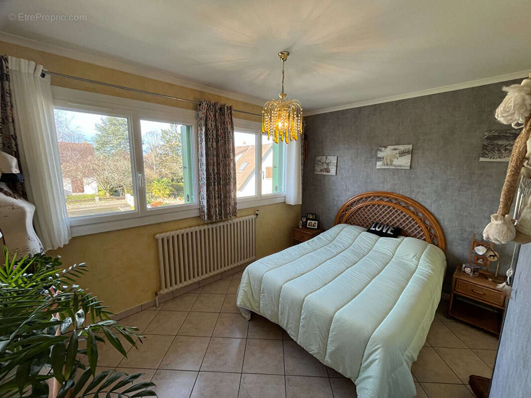 Maison à LES BREVIAIRES