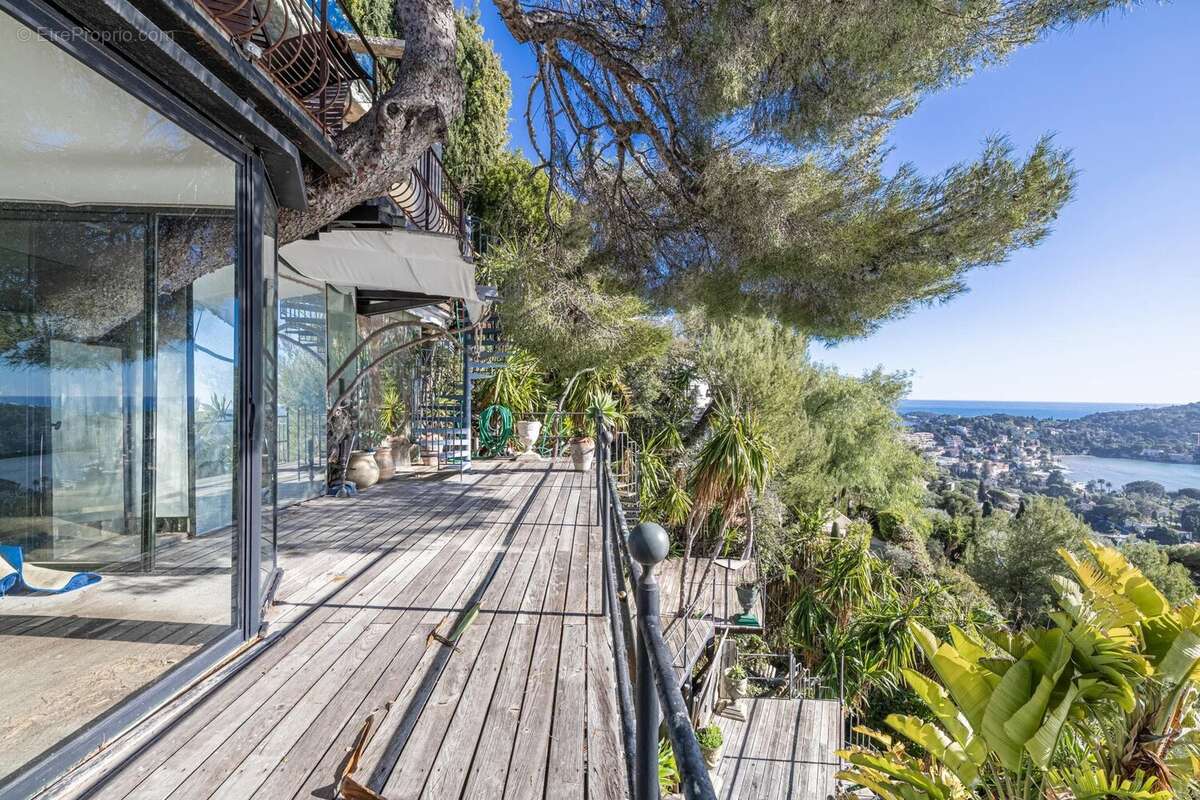 Appartement à VILLEFRANCHE-SUR-MER