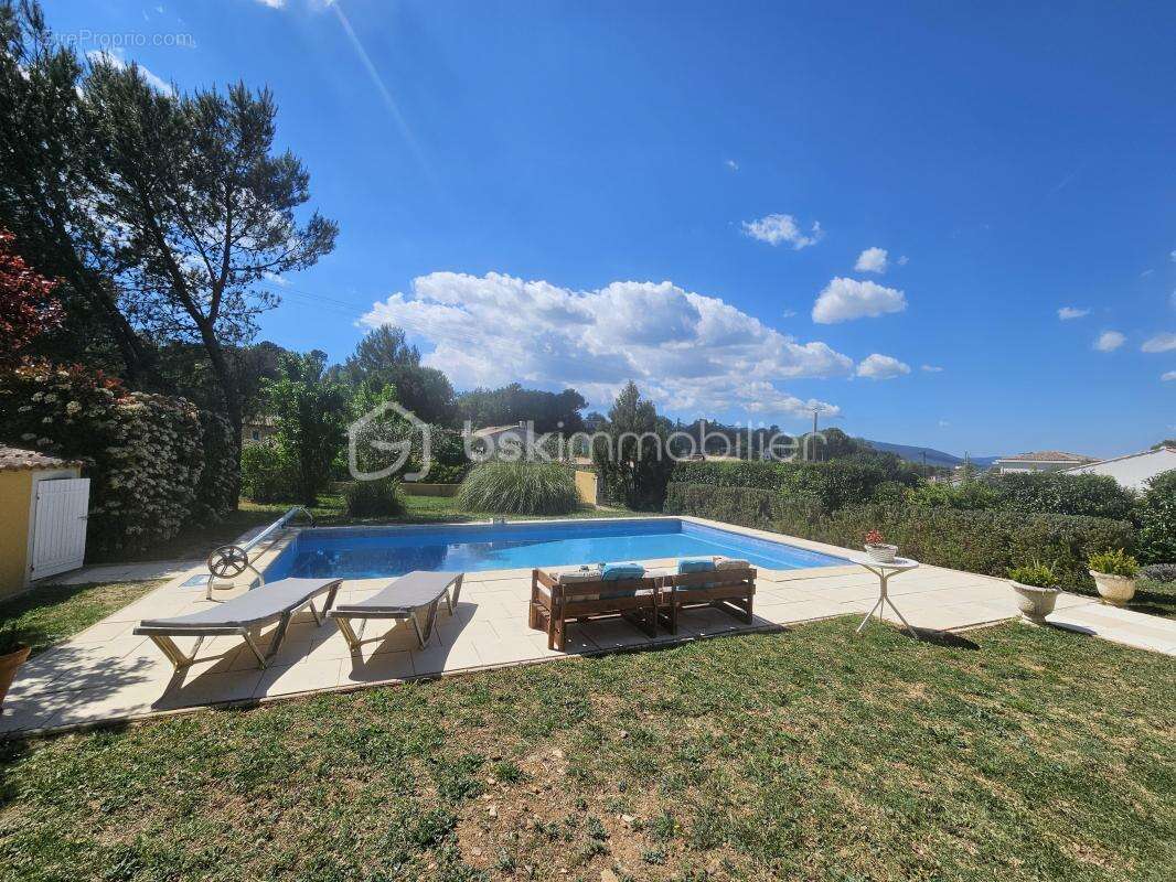 Côte d'Azur - Villa de standing 5 chambres dont suite de plain pied, piscine et beau terrain - photo 2