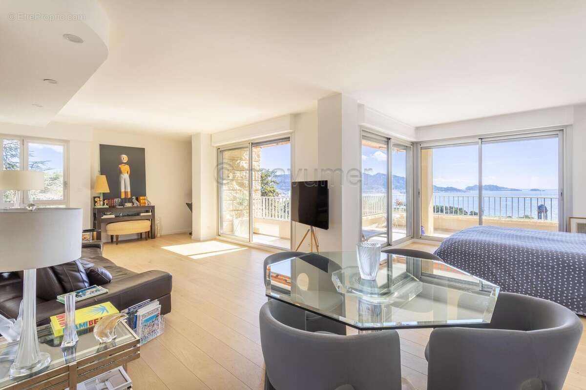 Appartement T5 vue mer ? Résidence La Rouvière ? Marseille 9ème n°8 - Appartement à MARSEILLE-7E