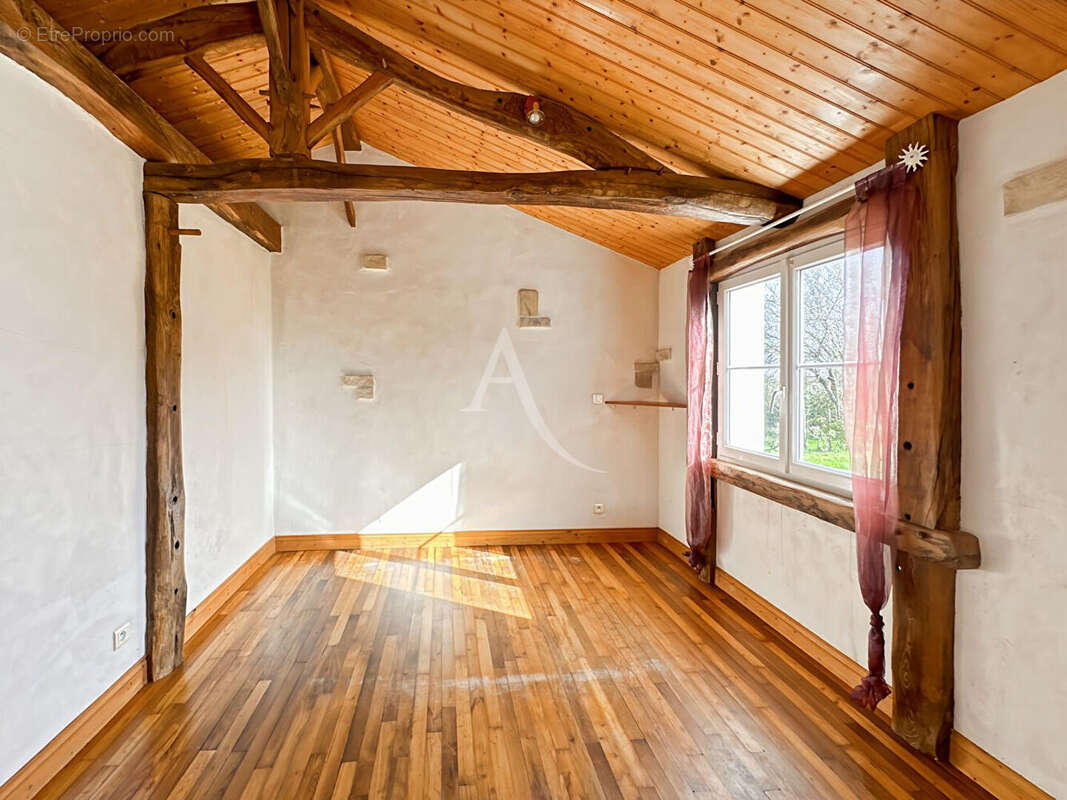 Maison au calme d'une impasse avec vue dégagée à 500m du bourg - photo 10