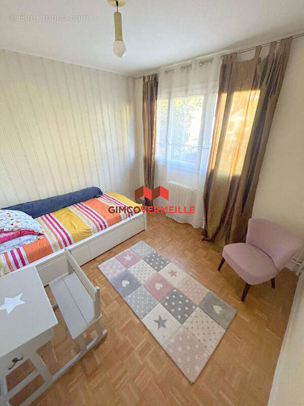 Appartement à LA CELLE-SAINT-CLOUD