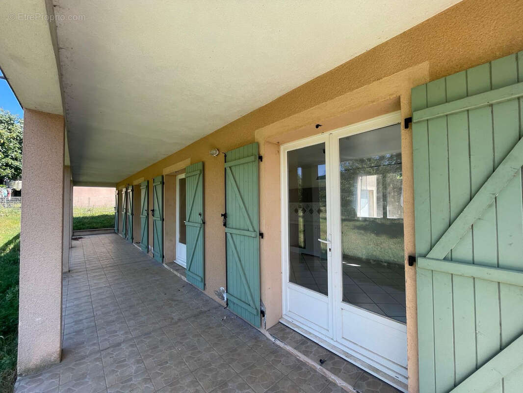 Maison à SAUVETERRE