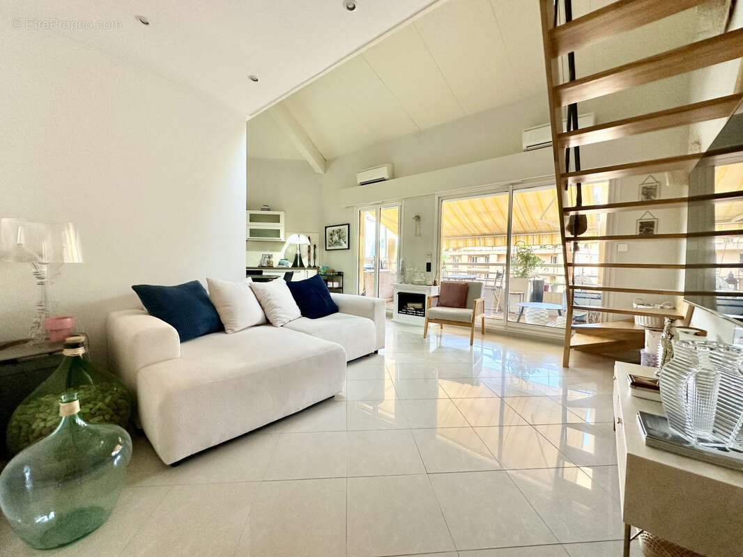 Appartement à ROQUEBRUNE-CAP-MARTIN