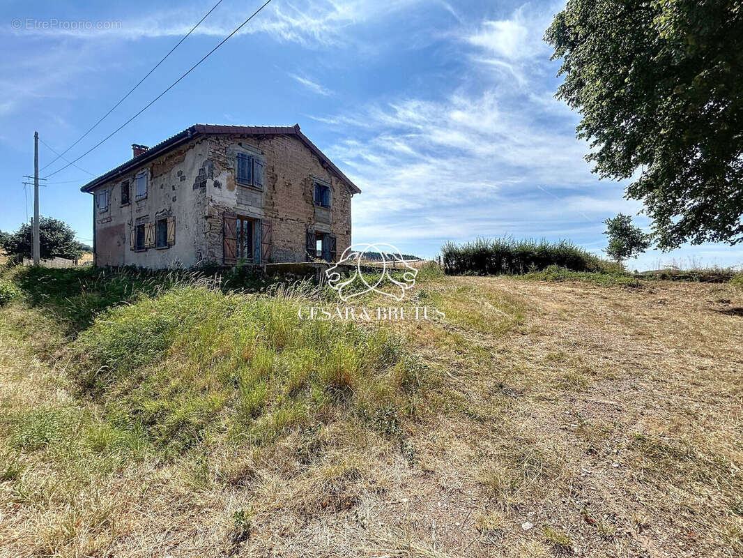 Maison à JARNOSSE